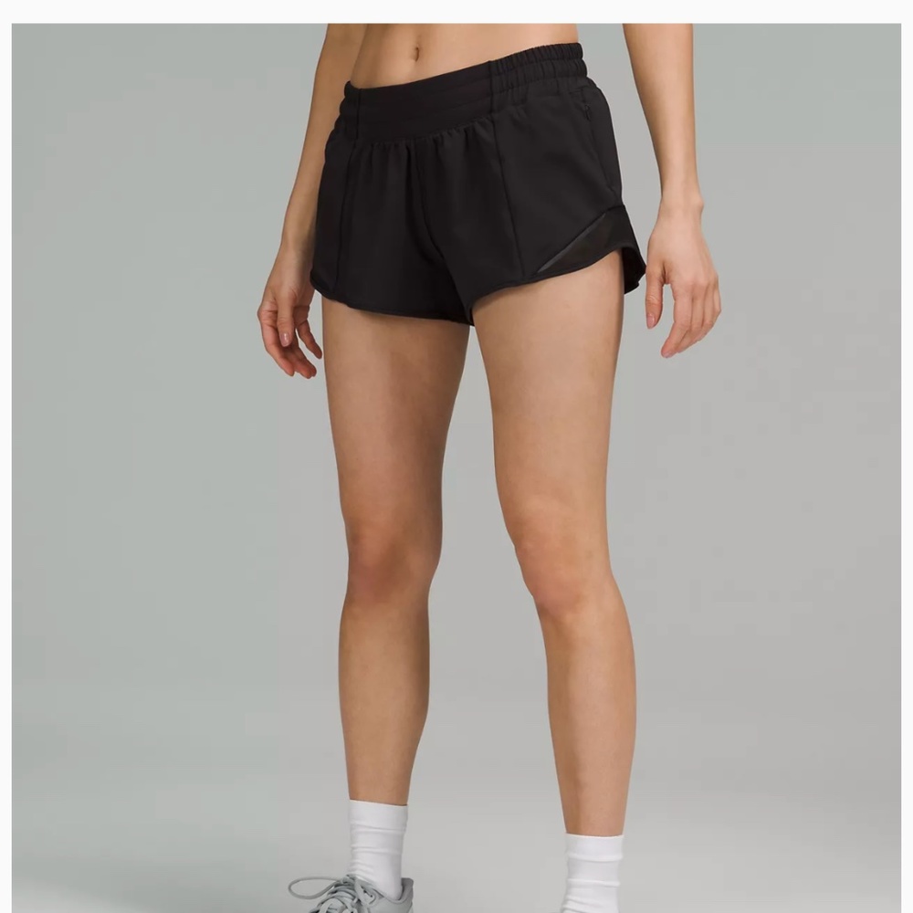 black lulu lemon hottie hot 2.5” short